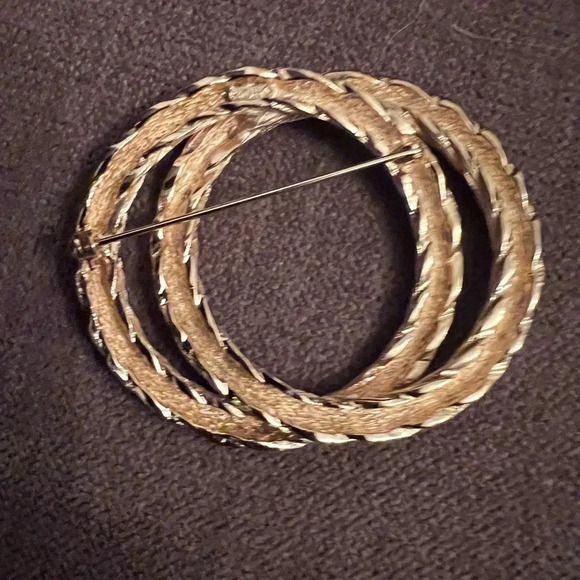 Christian Dior Vintage Twisted Rope Brooch – Gold-Tone Double Circle – Like New - Picture 2 of 2